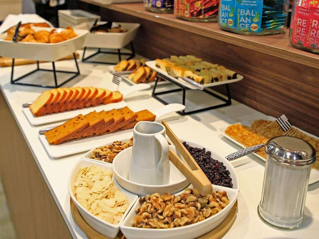 Готель Ibis Styles Saint Malo Centre Historique Ресторан фото