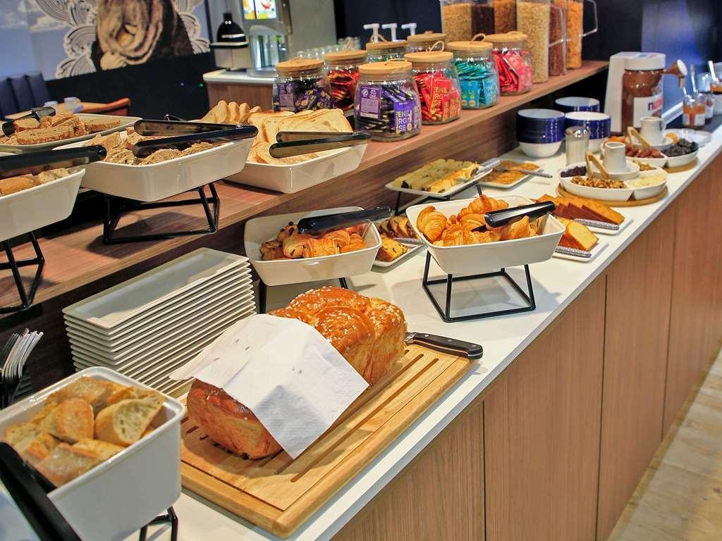Готель Ibis Styles Saint Malo Centre Historique Ресторан фото